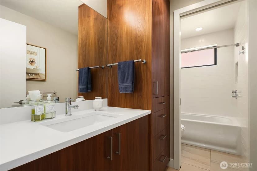 Property photo for 2821 Fairview Avenue E #5, Seattle photo 23