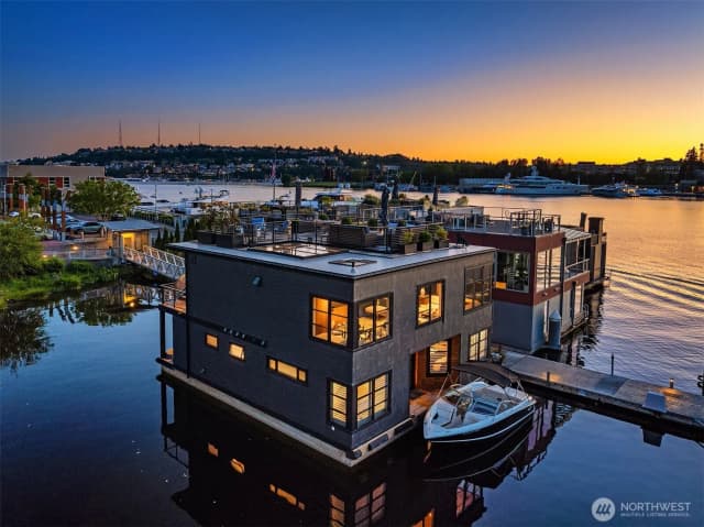 Property photo for 2821 Fairview Avenue E #5, Seattle photo 3