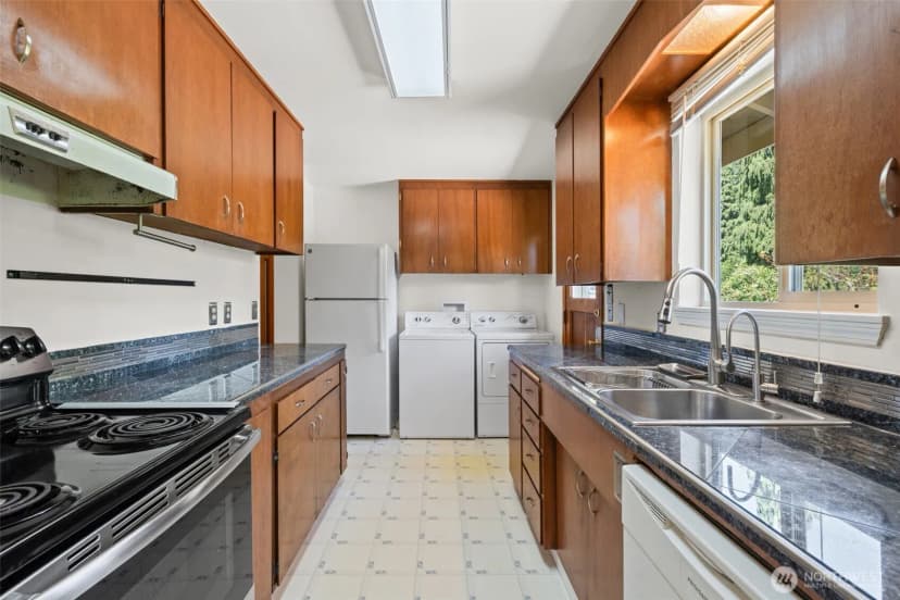 Property photo for 18314 44th Avenue S, Sea Tac photo 10