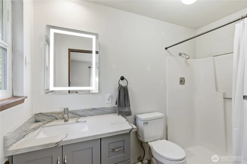 Property photo for 3824 23rd Avenue Sw, Seattle photo 24