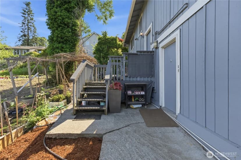 Property photo for 3824 23rd Avenue Sw, Seattle photo 6