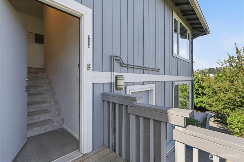 Property photo for 3824 23rd Avenue Sw, Seattle photo 4