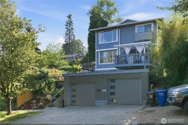 Property photo for 3824 23rd Avenue Sw, Seattle photo 3