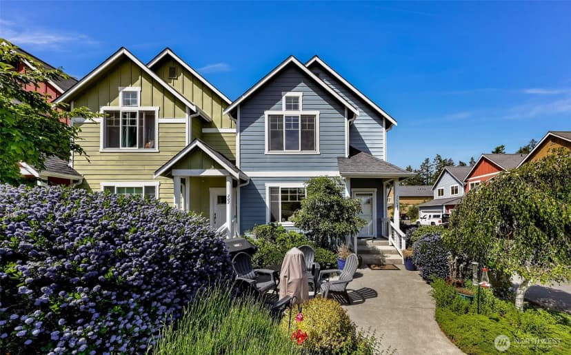 Property photo for 200 Nw 1st Street, Coupeville