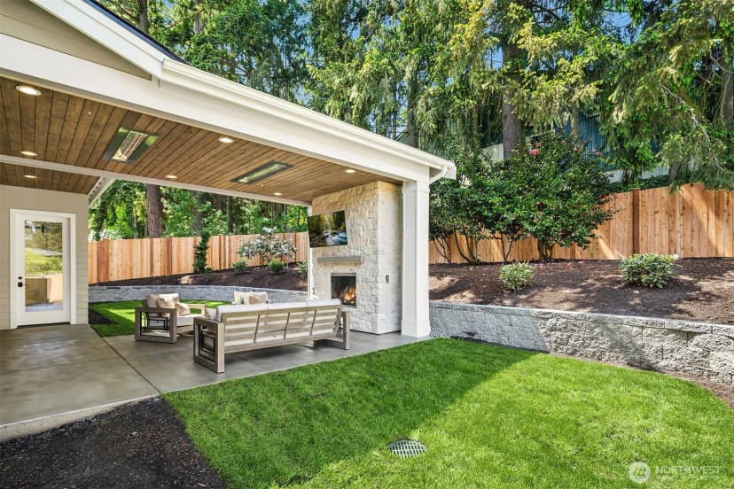 Property photo for 2425 153rd Avenue Se, Bellevue photo 32