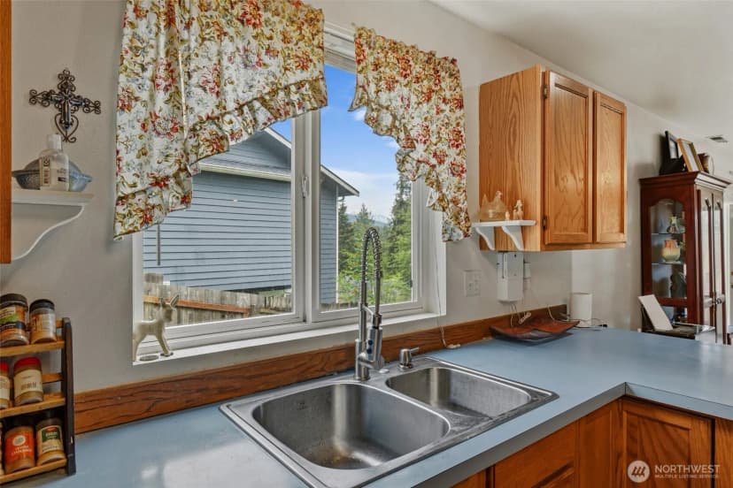 Property photo for 794 West Road, Sedro Woolley photo 19