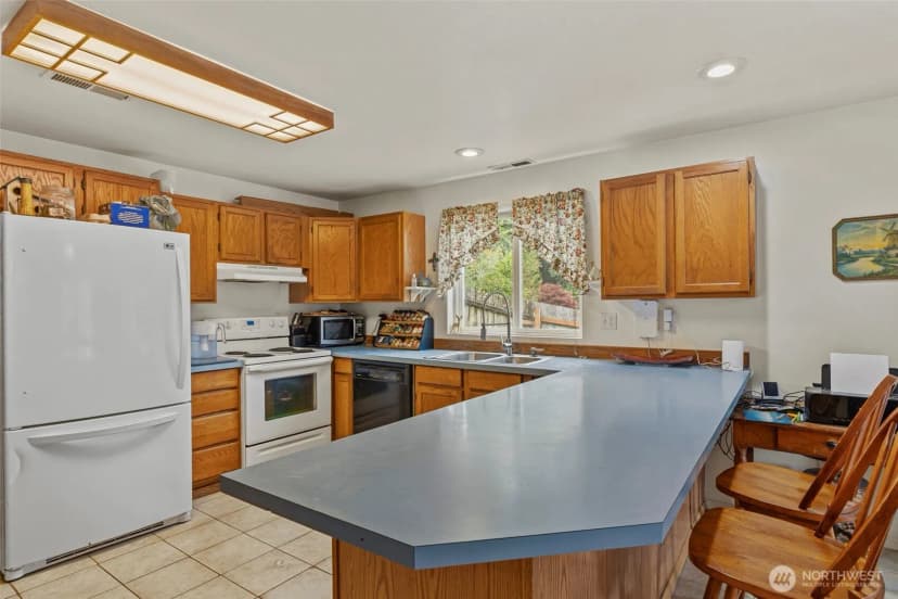 Property photo for 794 West Road, Sedro Woolley photo 16