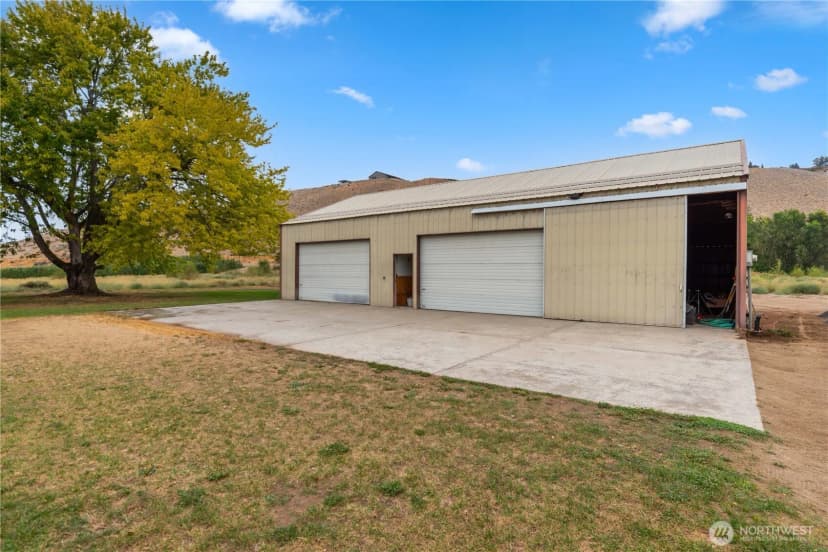 Property photo for 1550 Pear Lane, Rock Island photo 21