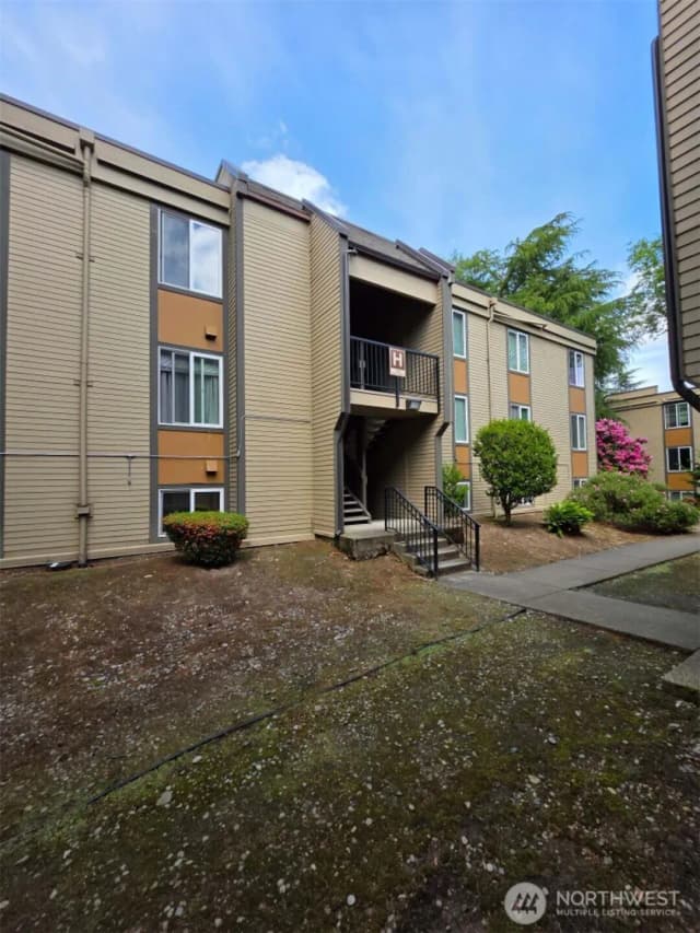 Property photo for 14605 34th Street Ne #h19, Bellevue photo 2