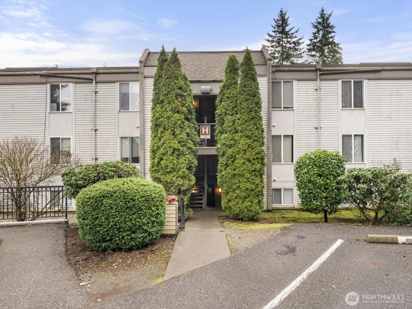 Property photo for 14605 34th Street Ne #h19, Bellevue photo 3