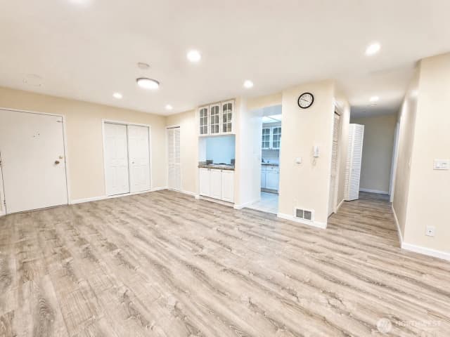 Property photo for 14605 34th Street Ne #h19, Bellevue photo 4