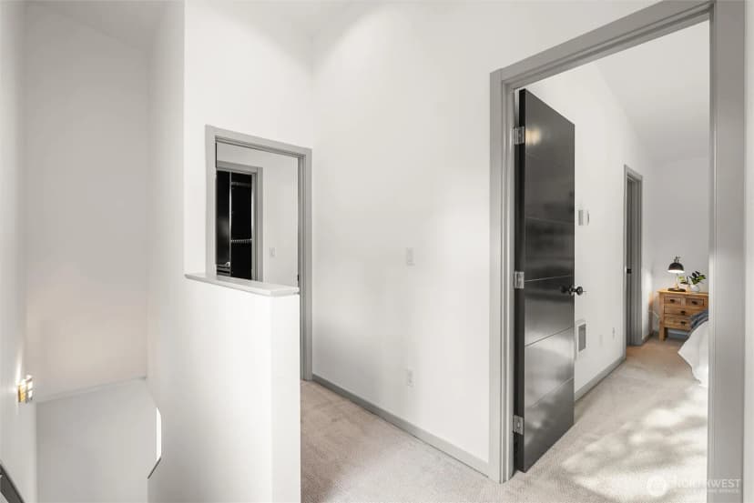 Property photo for 2301 Ne 86th Street, Seattle photo 24