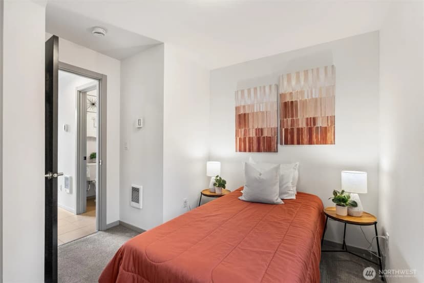 Property photo for 2301 Ne 86th Street, Seattle photo 4