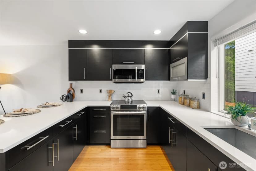 Property photo for 2301 Ne 86th Street, Seattle photo 13