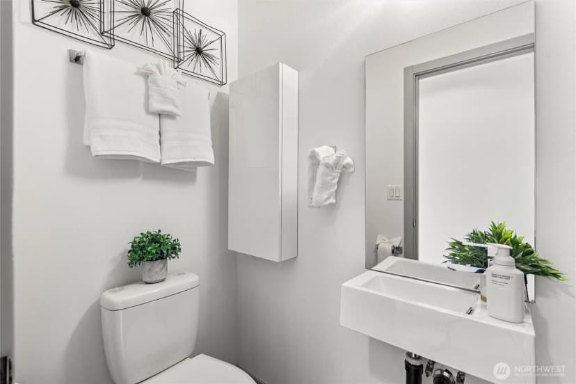 Property photo for 2301 Ne 86th Street, Seattle photo 6