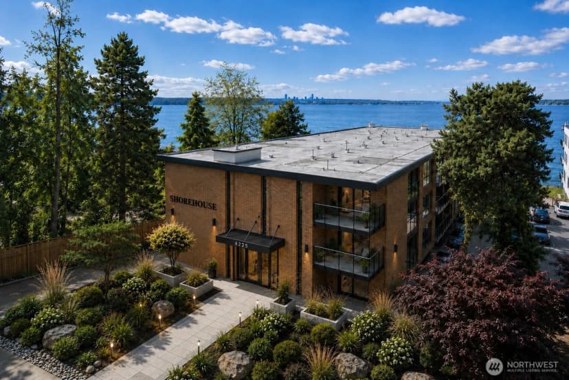 Property photo for 6225 Lake Washington Boulevard Ne #402, Kirkland photo 4