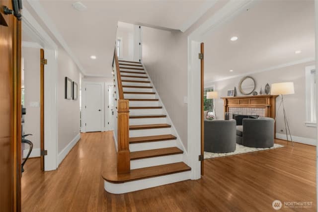 Property photo for 2406 Bigelow Avenue N, Seattle photo 2