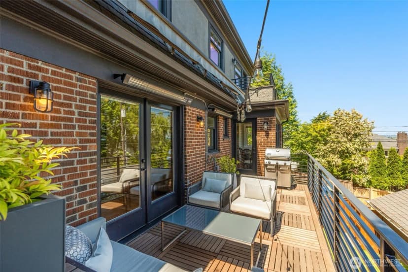 Property photo for 2406 Bigelow Avenue N, Seattle photo 8