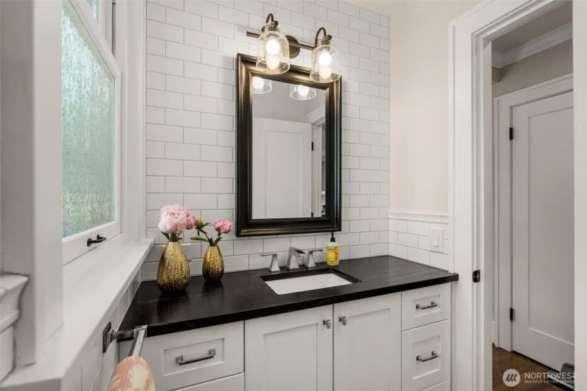 Property photo for 2406 Bigelow Avenue N, Seattle photo 17