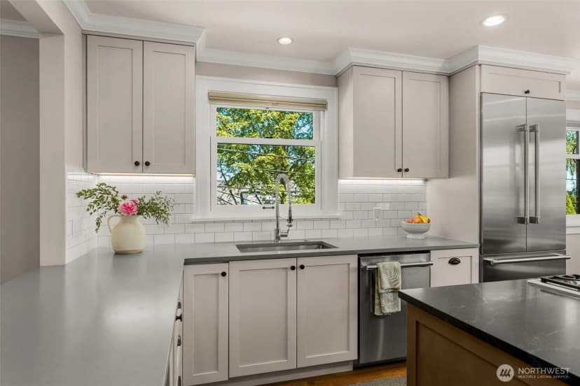Property photo for 2406 Bigelow Avenue N, Seattle photo 10