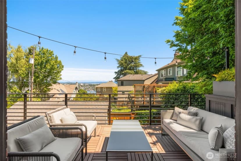 Property photo for 2406 Bigelow Avenue N, Seattle photo 6