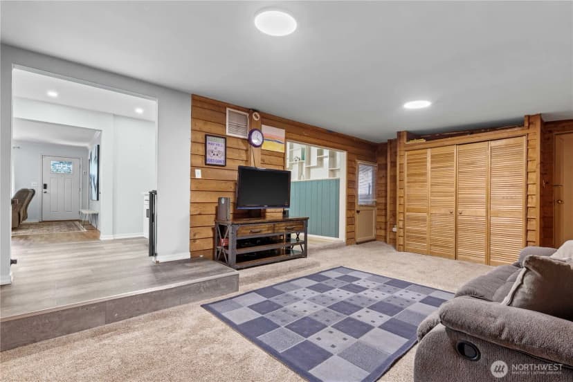 Property photo for 25916 18th Avenue S, Des Moines photo 13
