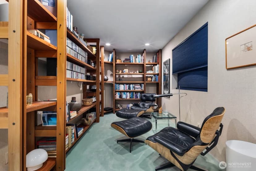 Property photo for 3089 Alki Avenue Sw #2, Seattle photo 12