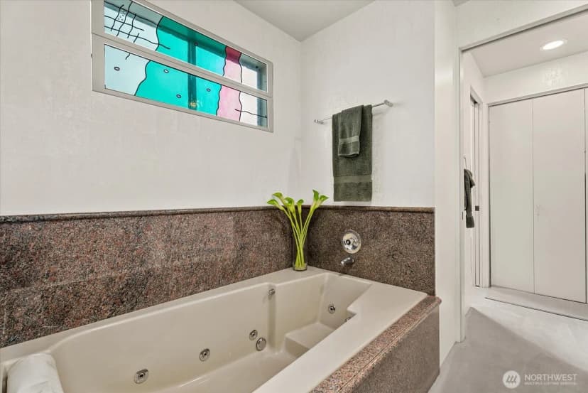 Property photo for 3089 Alki Avenue Sw #2, Seattle photo 19