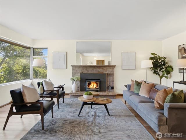 Property photo for 7305 Earl Avenue Nw, Seattle photo 4