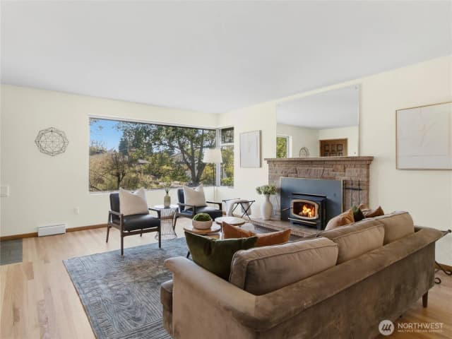 Property photo for 7305 Earl Avenue Nw, Seattle photo 5
