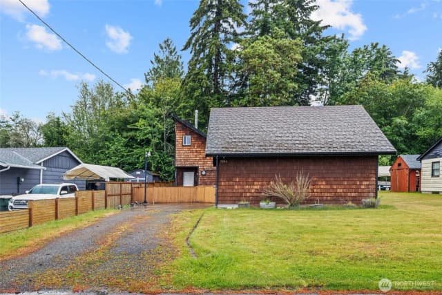 Property photo for 5246 Yearley Drive Ne, Olympia photo 2
