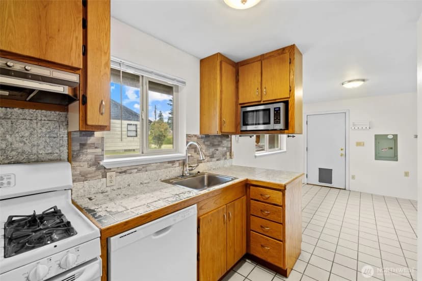 Property photo for 5246 Yearley Drive Ne, Olympia photo 15