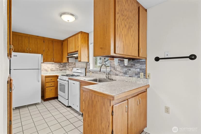 Property photo for 5246 Yearley Drive Ne, Olympia photo 11