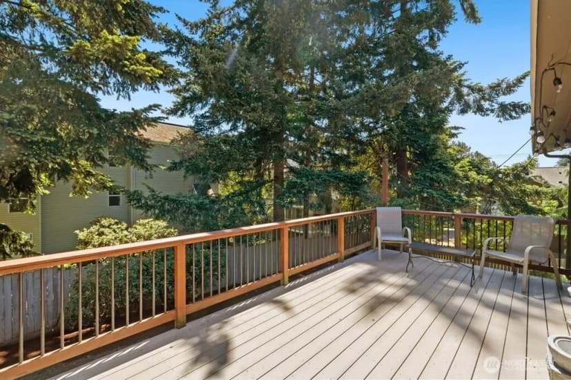 Property photo for 10312 Wallingford Avenue N, Seattle photo 23
