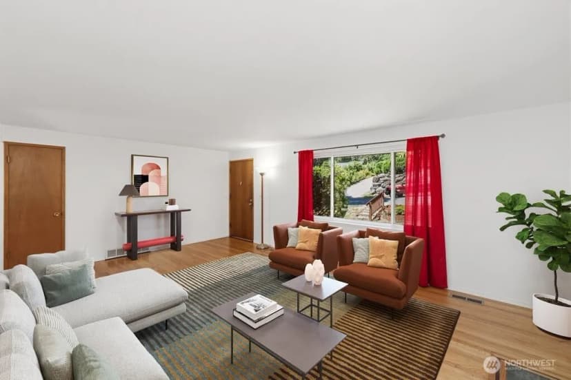 Property photo for 10312 Wallingford Avenue N, Seattle photo 4