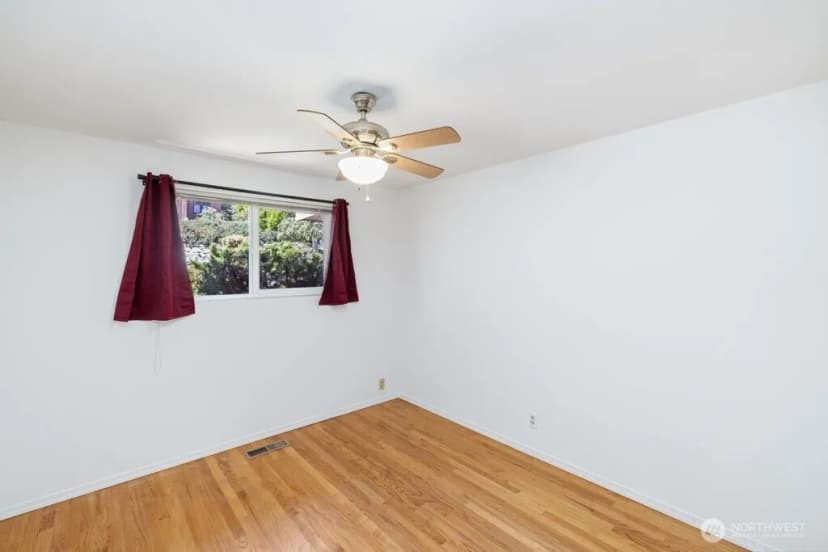 Property photo for 10312 Wallingford Avenue N, Seattle photo 14