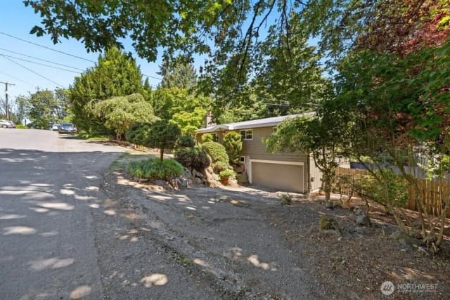 Property photo for 10312 Wallingford Avenue N, Seattle photo 2
