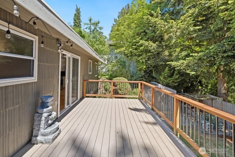 Property photo for 10312 Wallingford Avenue N, Seattle photo 24