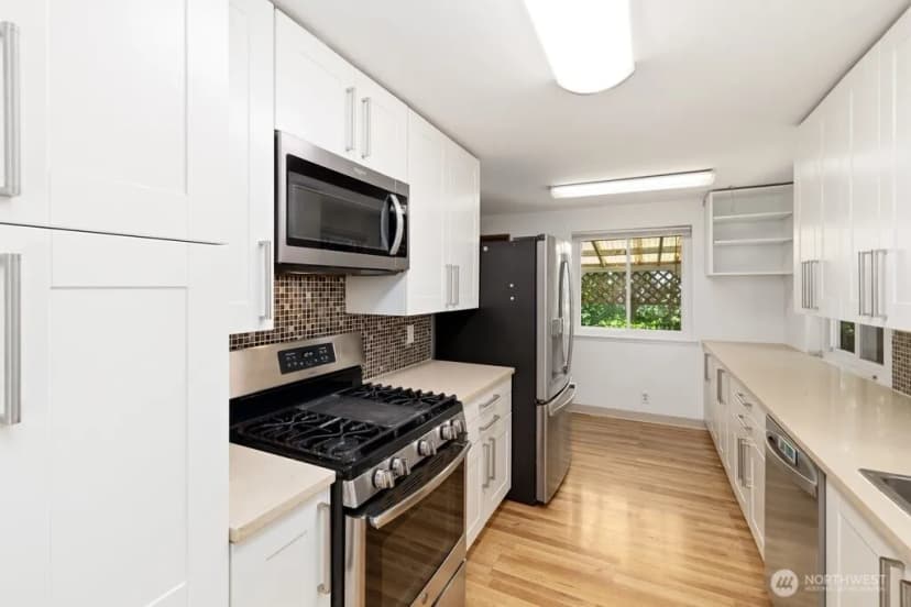 Property photo for 10312 Wallingford Avenue N, Seattle photo 8