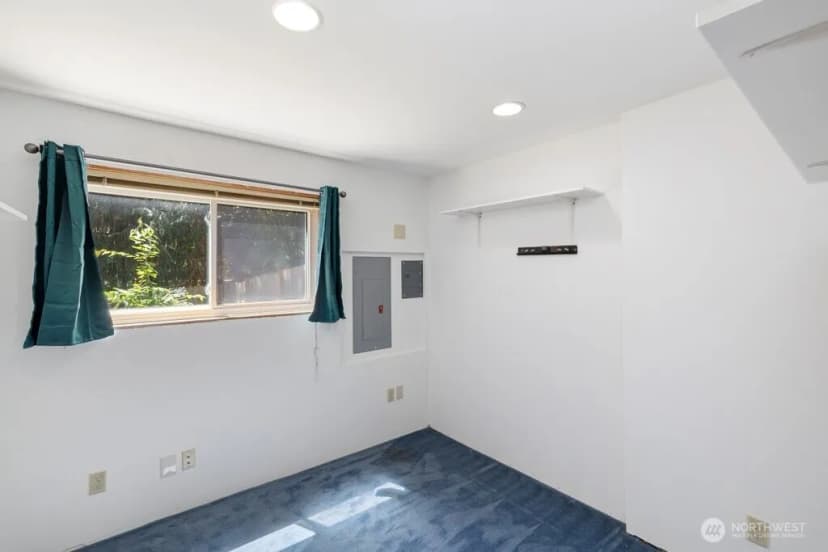 Property photo for 10312 Wallingford Avenue N, Seattle photo 16