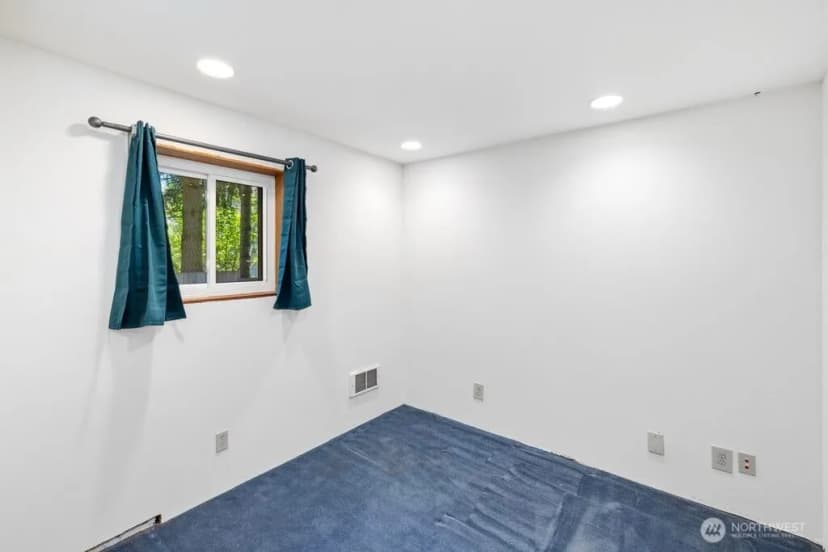 Property photo for 10312 Wallingford Avenue N, Seattle photo 15