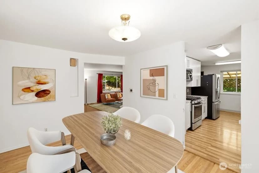 Property photo for 10312 Wallingford Avenue N, Seattle photo 11