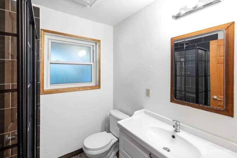 Property photo for 10312 Wallingford Avenue N, Seattle photo 18