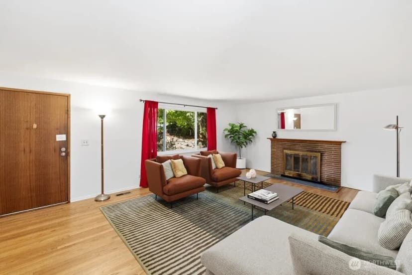Property photo for 10312 Wallingford Avenue N, Seattle photo 3