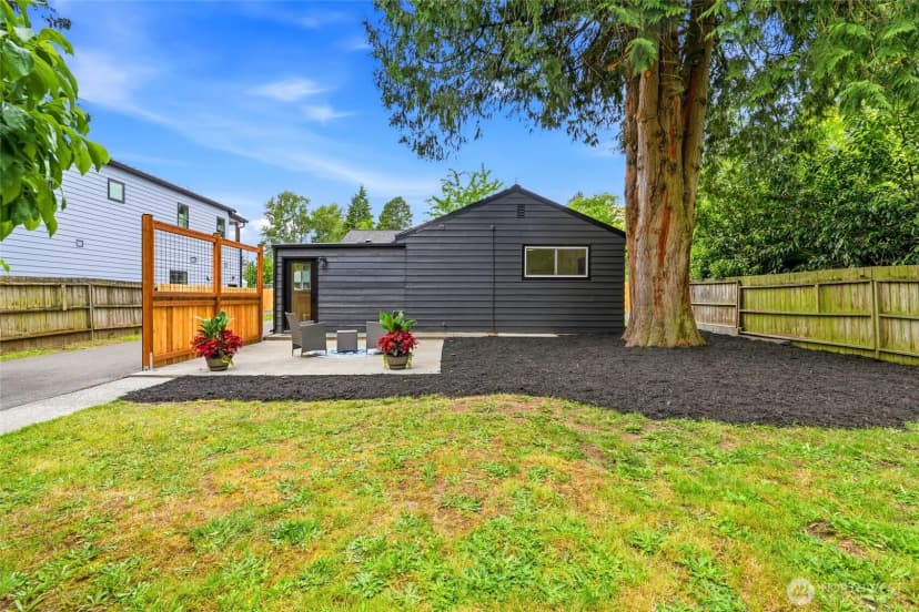 Property photo for 15822 26th Avenue Ne, Shoreline photo 17