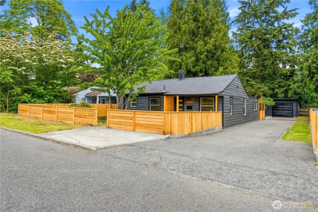 Property photo for 15822 26th Avenue Ne, Shoreline