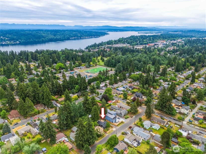 Property photo for 15822 26th Avenue Ne, Shoreline photo 22