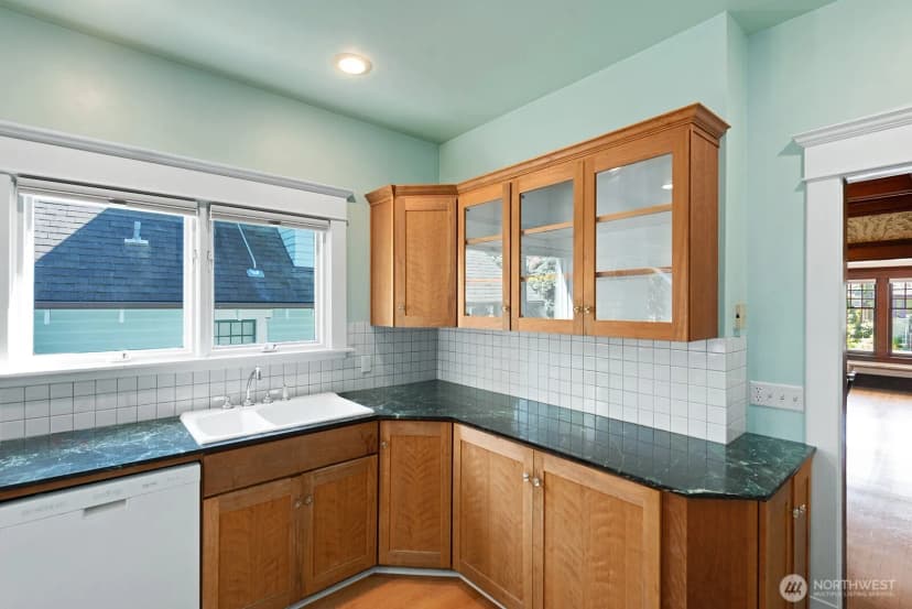Property photo for 6314 19th Avenue Ne, Seattle photo 14
