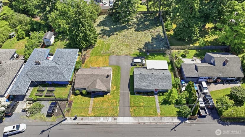 Property photo for 18824 Midvale Avenue N, Shoreline photo 4