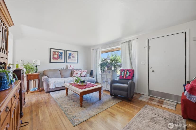 Property photo for 18824 Midvale Avenue N, Shoreline photo 8